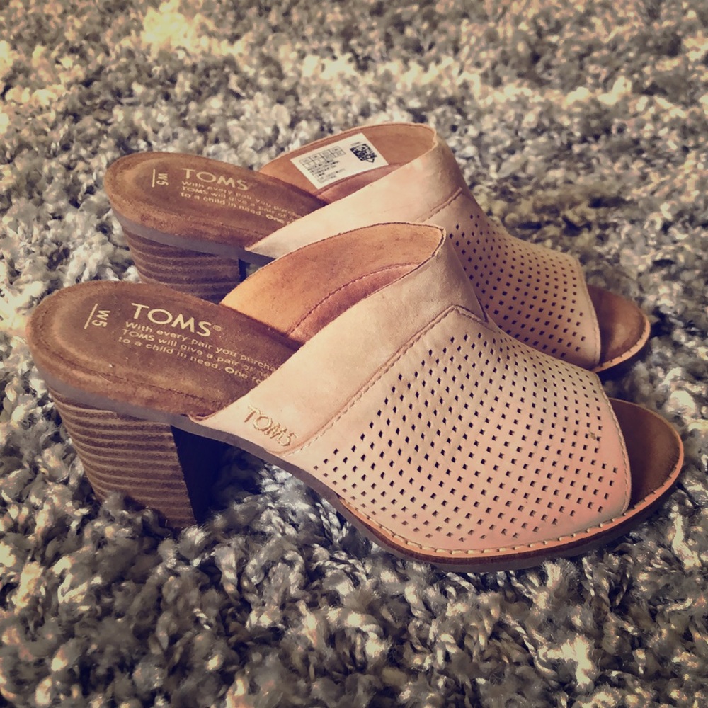 TOMS leather block heel sandal